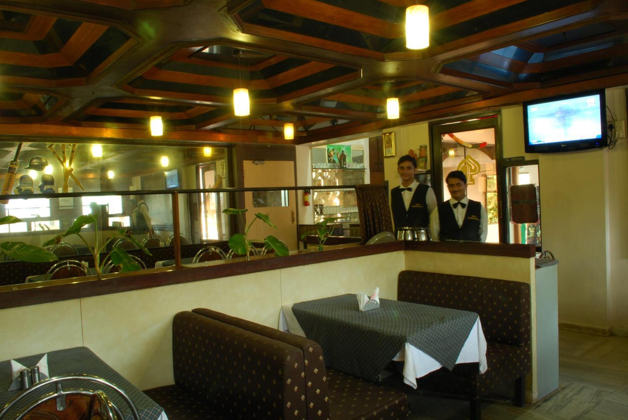Hotel Golden Palace Pvt Ltd مومباي المظهر الخارجي الصورة
